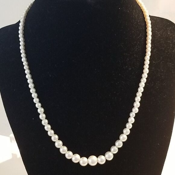 Vintage faux pearl necklace - Picture 1 of 7